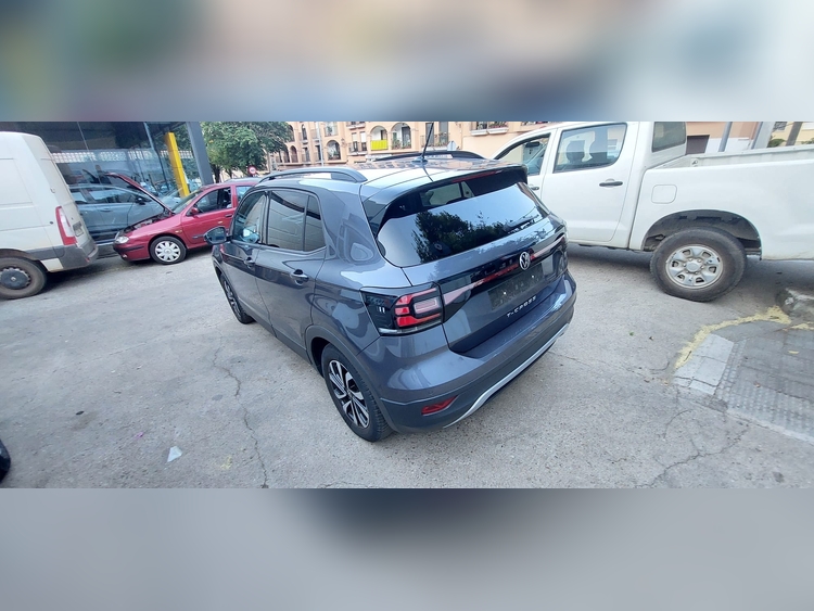 Volkswagen T-Cross 1.0 110CV foto 8